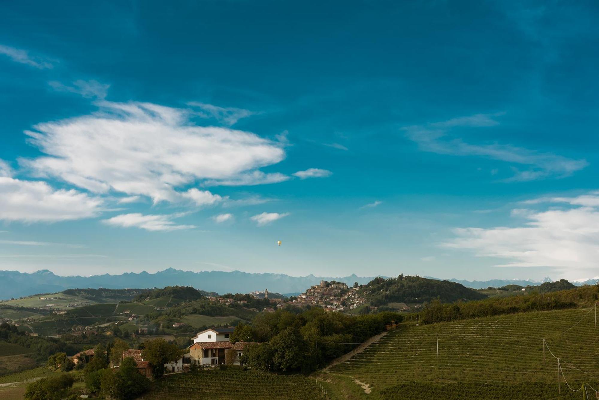 Appartamenti Rocca - Cav La Casa Di Rosa Monforte D'Alba Exterior photo